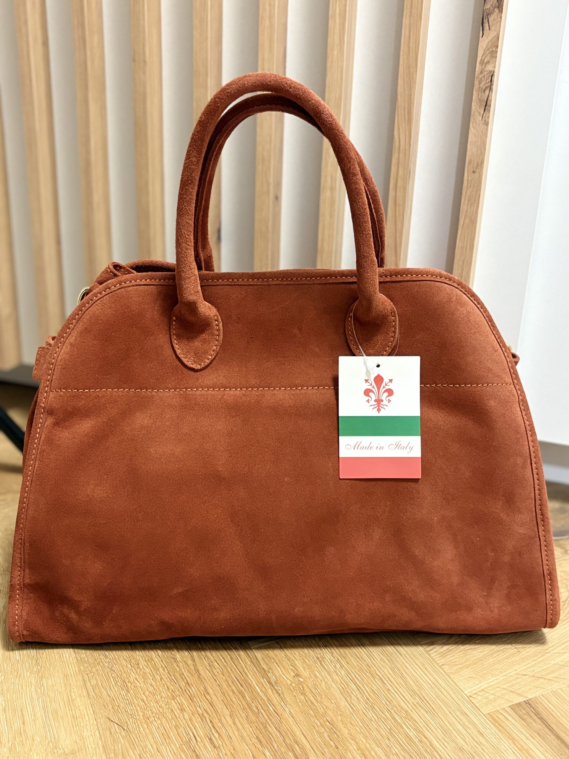 Ceglasta torebka kuferek z naturalnego zamszu Magnifica 1 Ceglasta torebka kuferek z naturalnego zamszu Magnifica