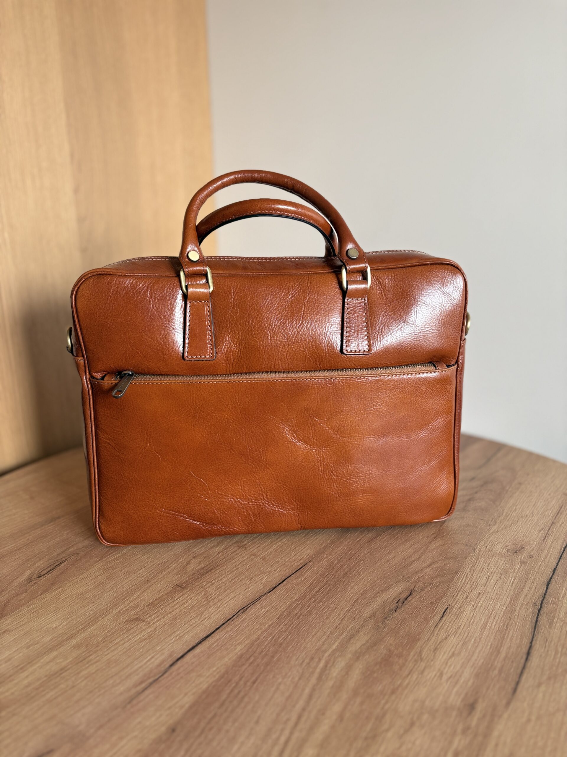 Męska torba na laptopa ze skóry naturalnej Torino - koniakowa 1 Męska torba na laptopa ze skóry naturalnej Torino - koniakowa.