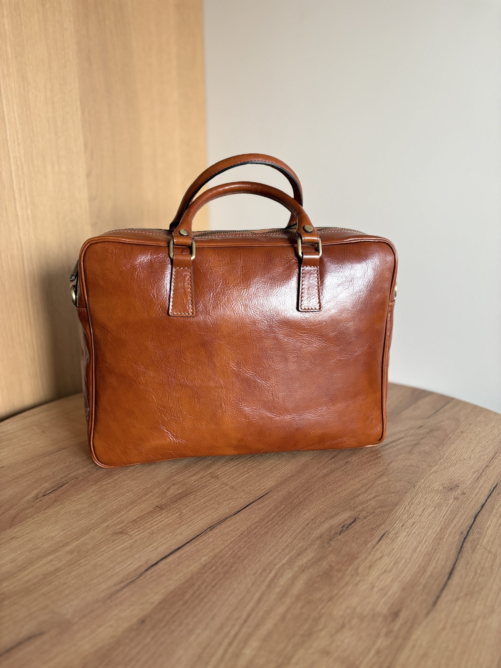 Męska torba na laptopa ze skóry naturalnej Torino - koniakowa 2 Męska torba na laptopa ze skóry naturalnej Torino - koniakowa - obrazek 2
