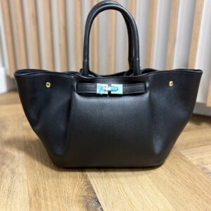 Elegancka skórzana torebka miejska Avoria - czarna