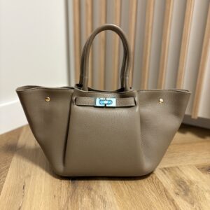 Elegancka skórzana torebka miejska Avoria - beżowa