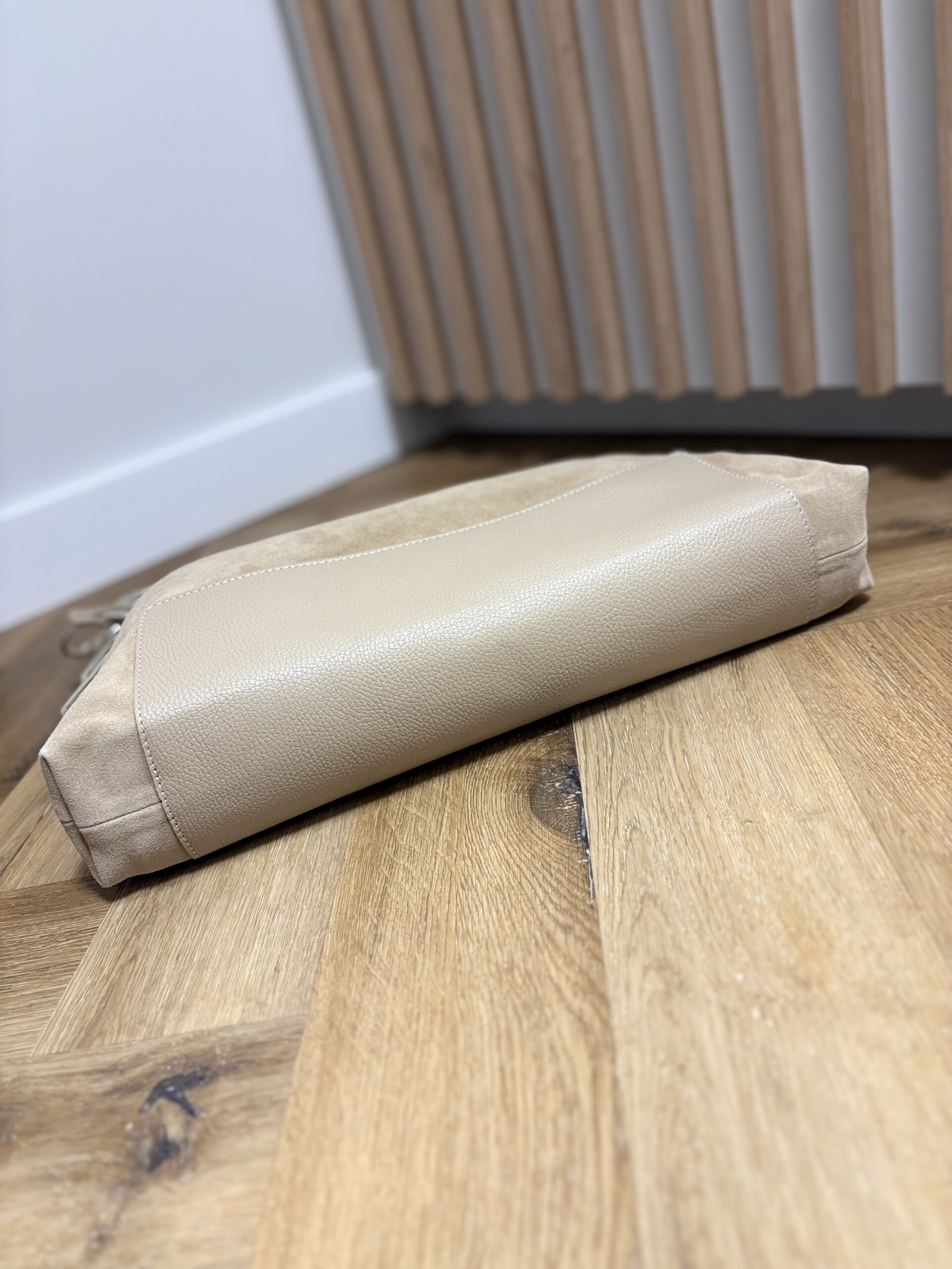Torebka damska shopper skórzano-zamszowa Bellaria - kremowa 4 Torebka damska shopper skórzano-zamszowa Bellaria - kremowa - obrazek 4