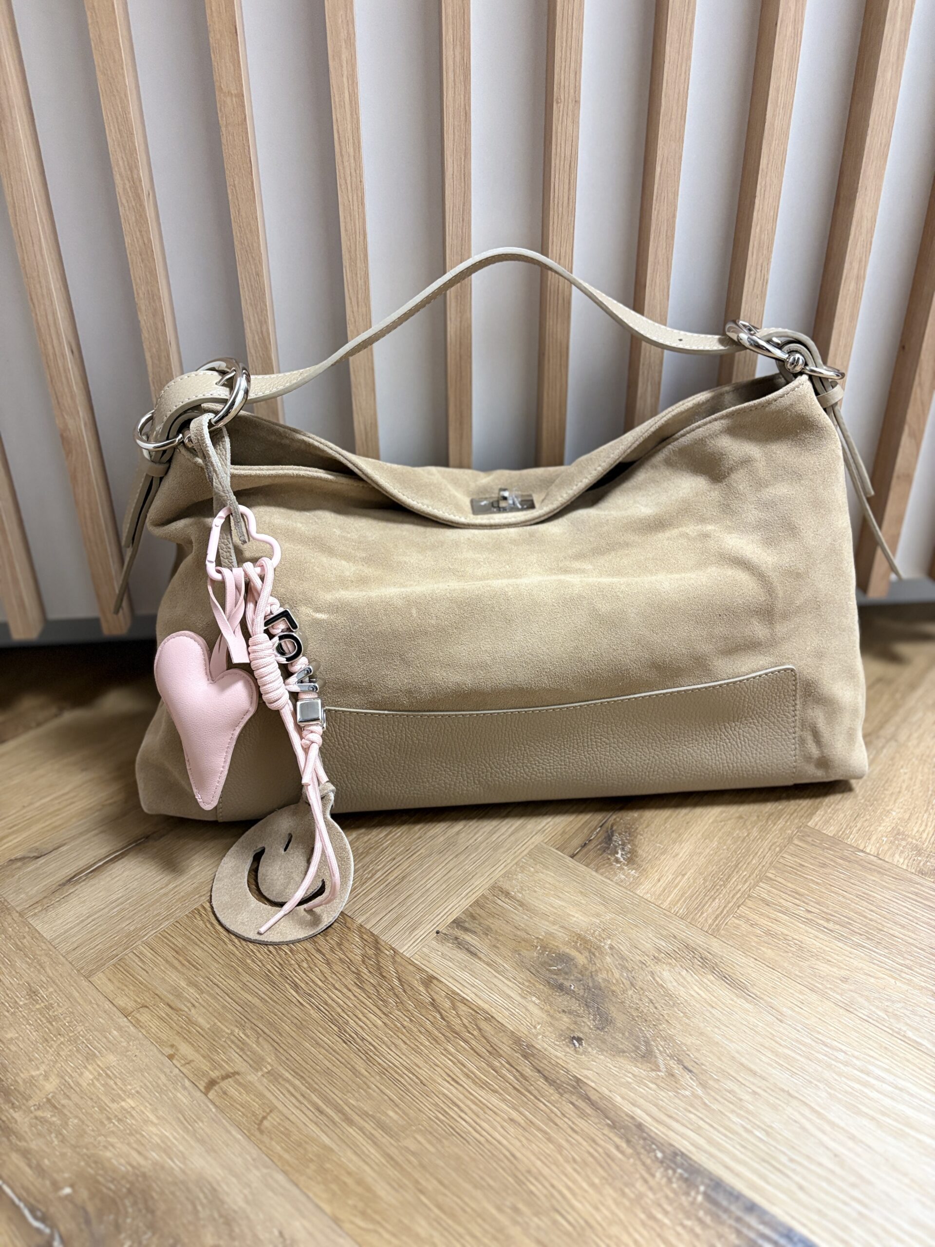 Torebka damska shopper skórzano-zamszowa Bellaria - kremowa 2 Torebka damska shopper skórzano-zamszowa Bellaria - kremowa - obrazek 2