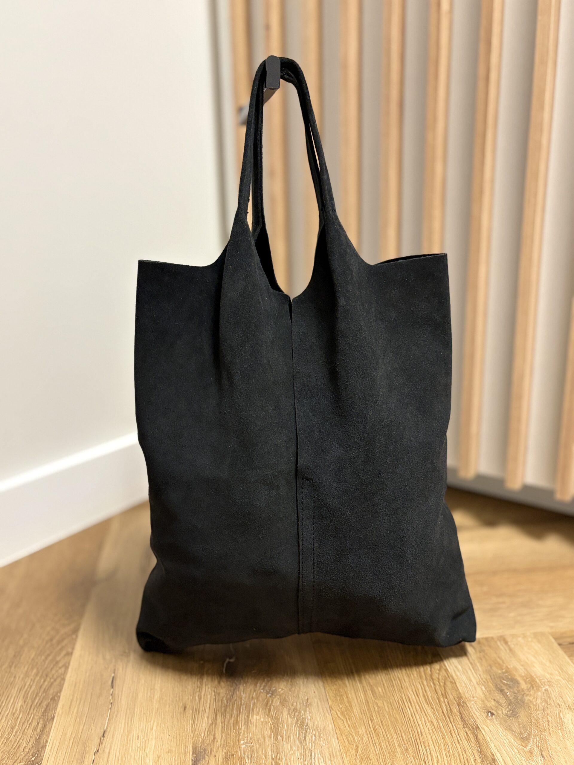Torba-worek z zamszu naturalnego Lunéa Suede - czarna 1 Torba-worek z zamszu naturalnego Lunéa Suede - czarna