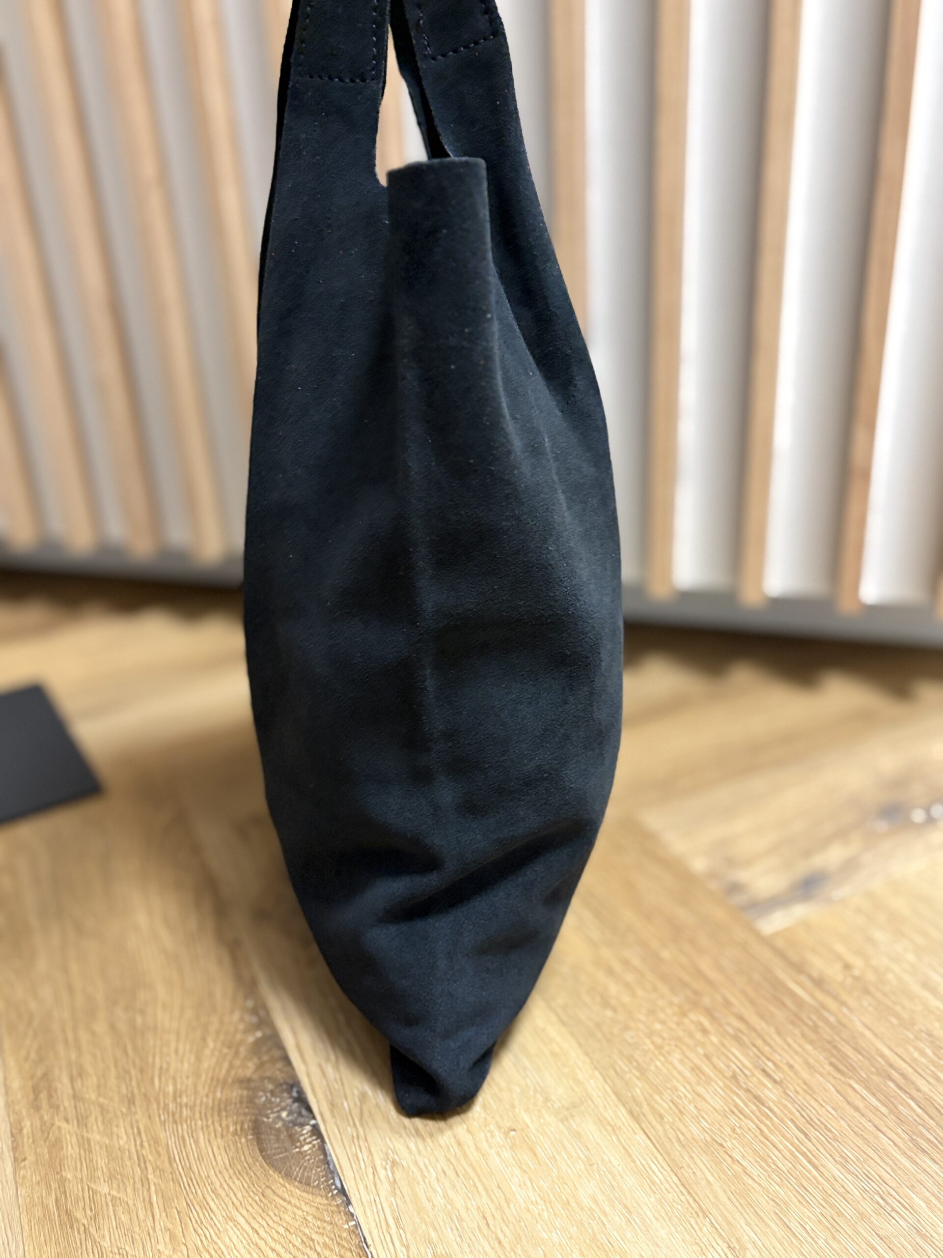 Torba-worek z zamszu naturalnego Lunéa Suede - czarna 3 Torba-worek z zamszu naturalnego Lunéa Suede - czarna - obrazek 3