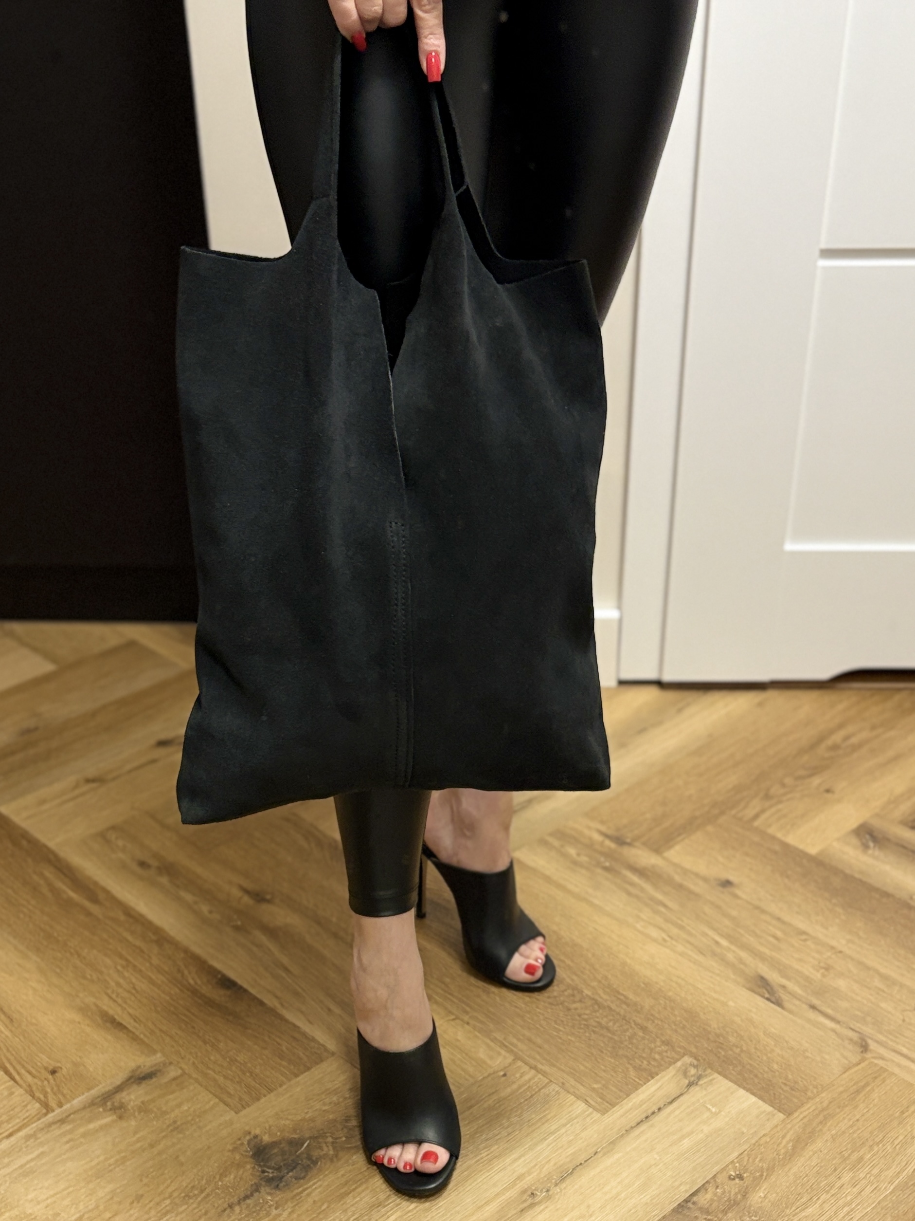Torba-worek z zamszu naturalnego Lunéa Suede - czarna 8 Torba-worek z zamszu naturalnego Lunéa Suede - czarna - obrazek 8