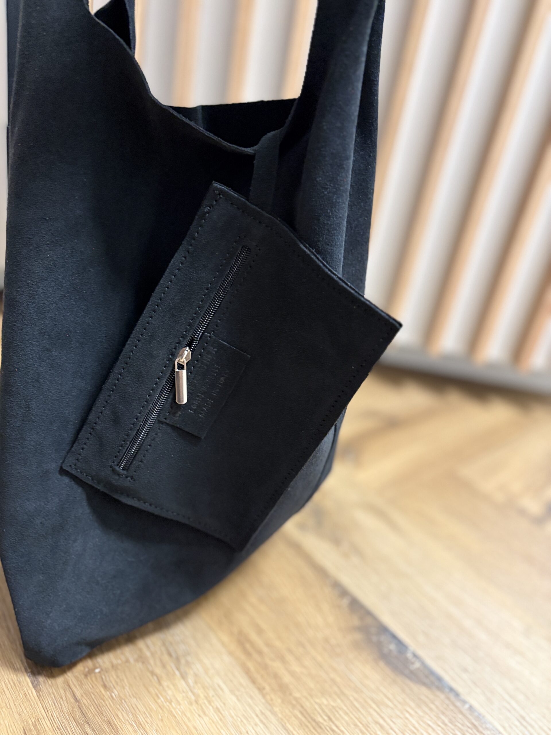 Torba-worek z zamszu naturalnego Lunéa Suede - czarna 5 Torba-worek z zamszu naturalnego Lunéa Suede - czarna - obrazek 5